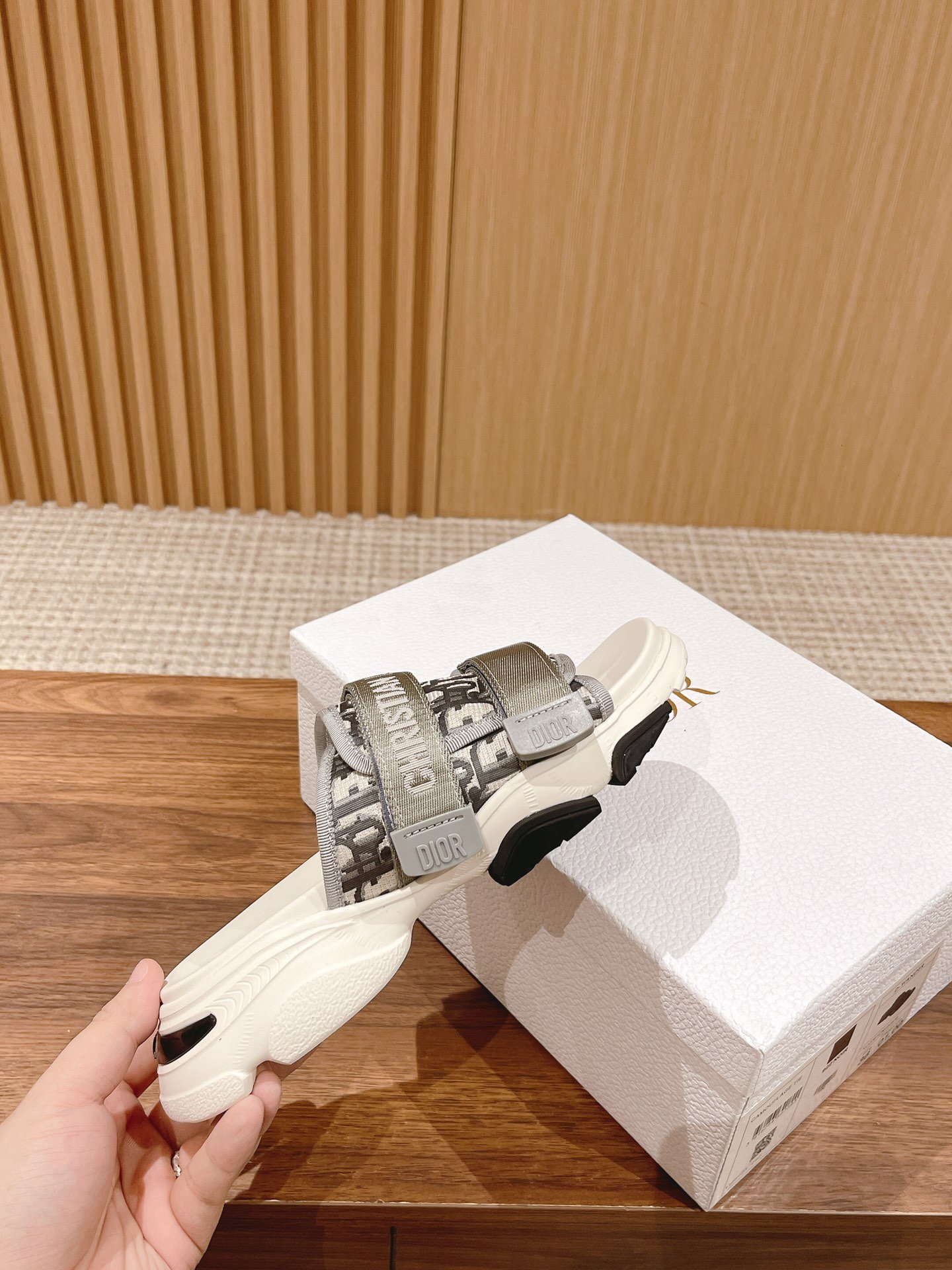 i1682690788_5196_4 i1682690788_5196_4