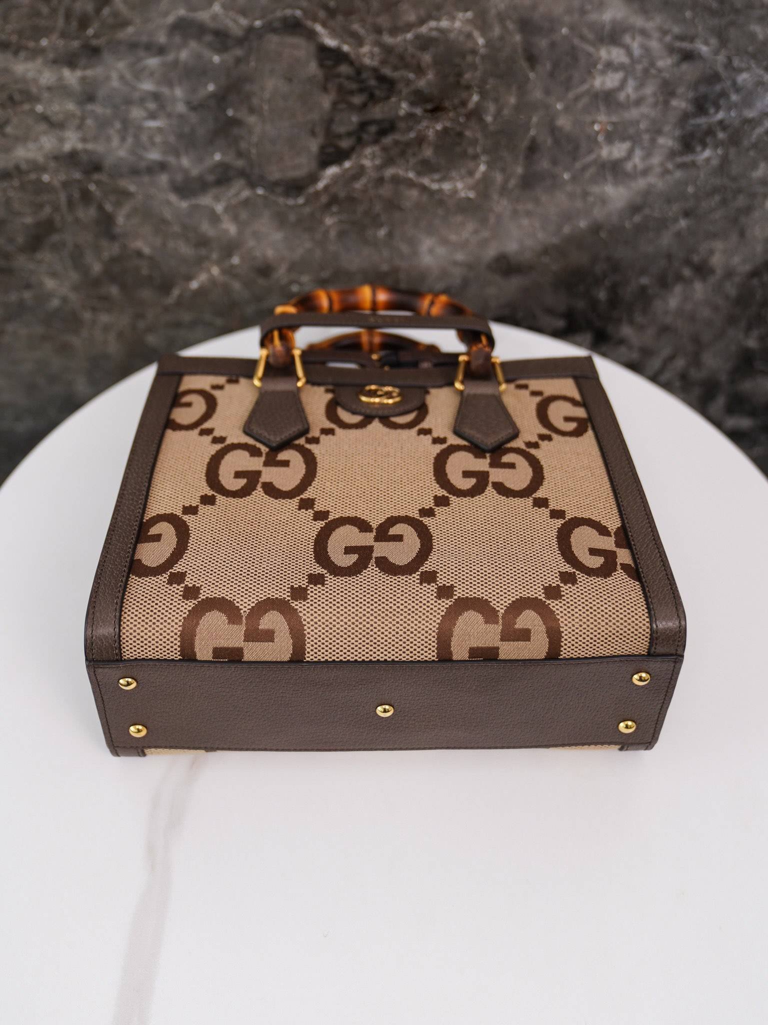 i1639134966_4040_2-1 i1639134966_4040_2-1