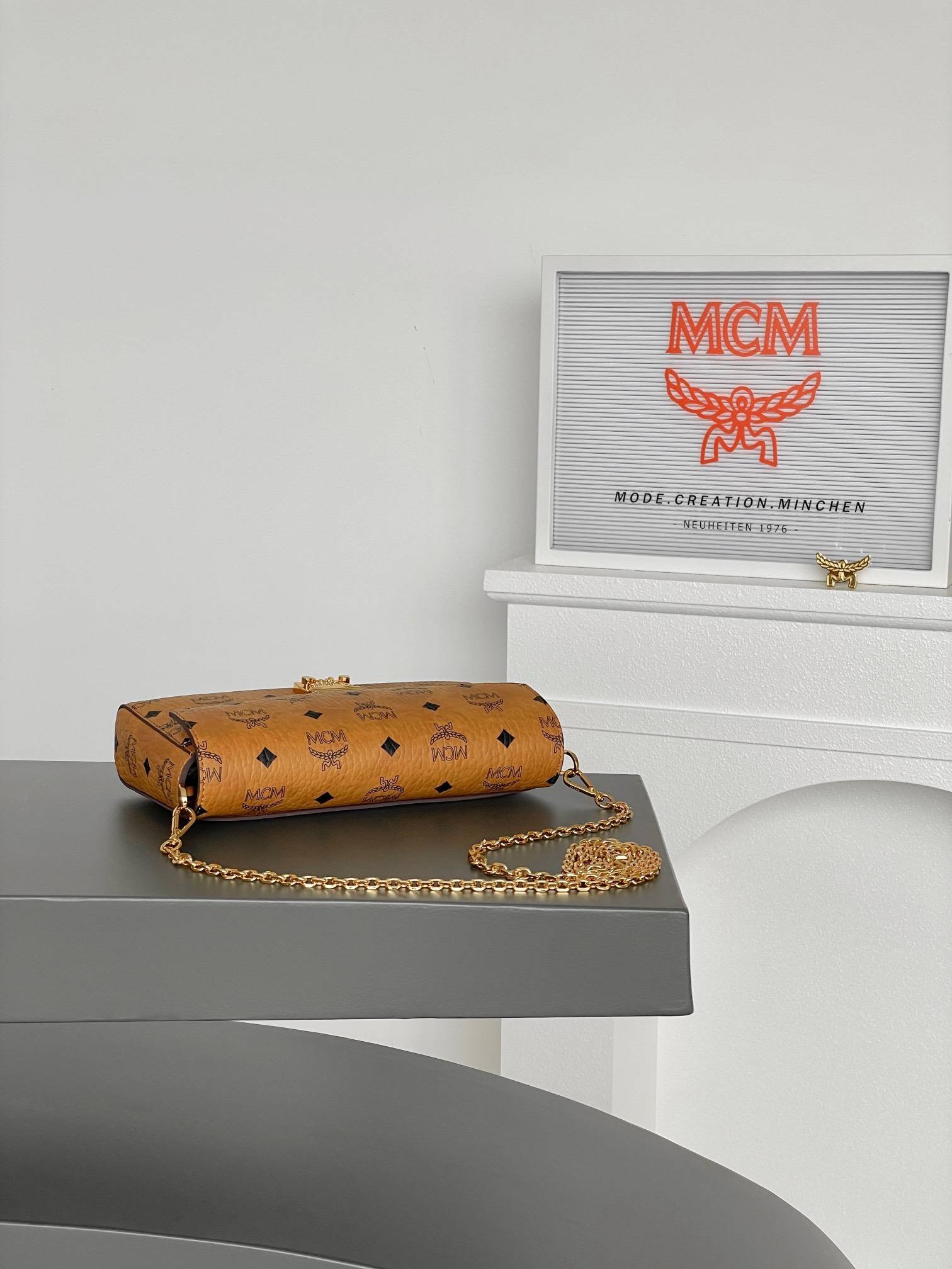 i1703227111_5300_2-1