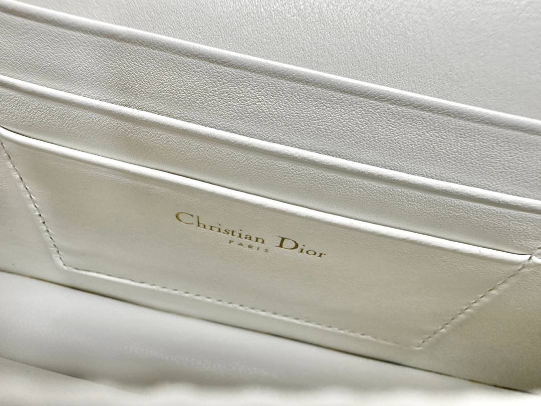 i1711248116_3395_7-1 i1711248116_3395_7-1