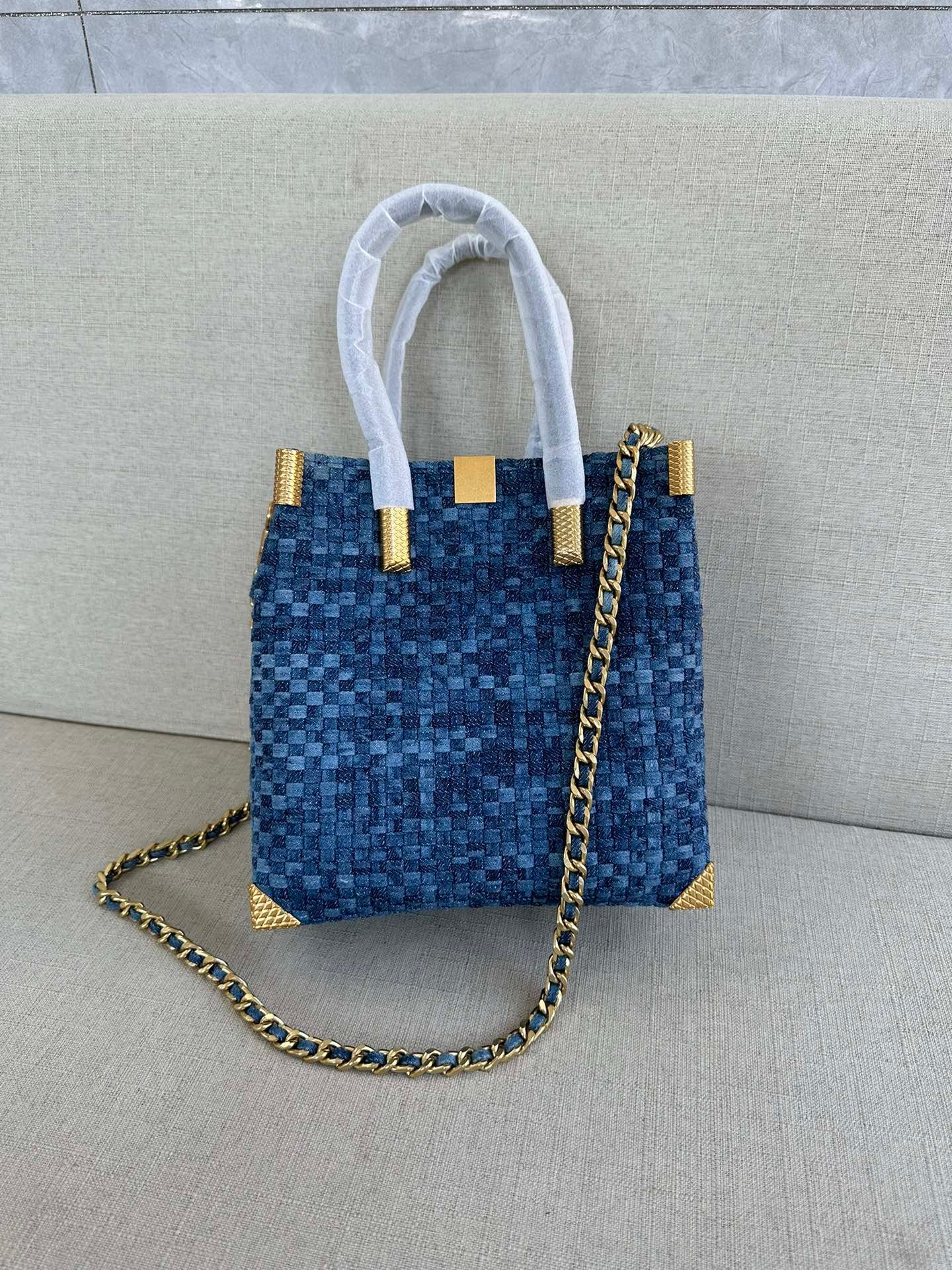 i1698871692_2736_1-1