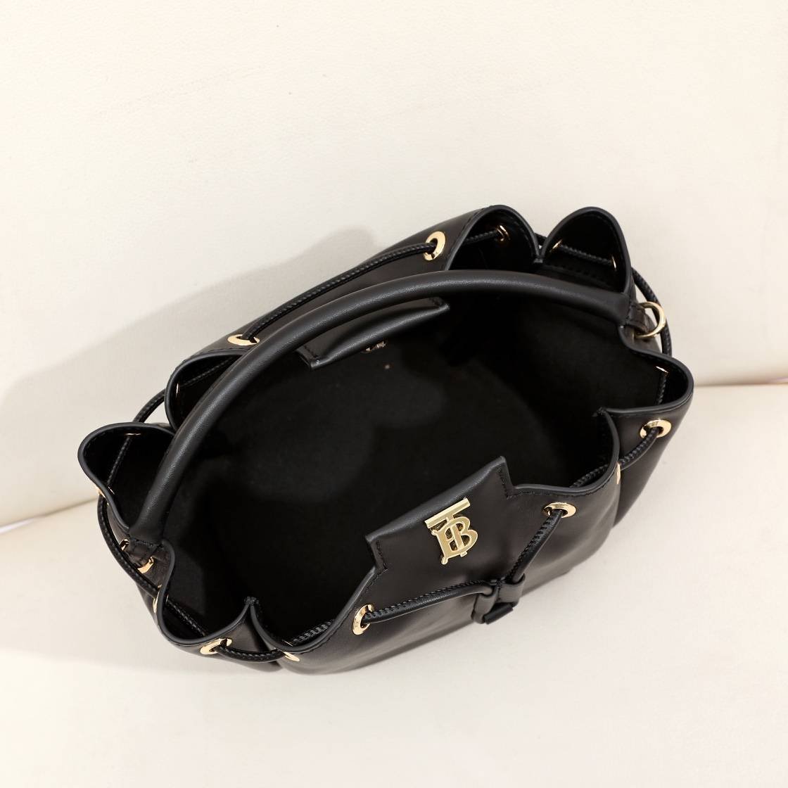 i1714363862_197_0-1 i1714363862_197_0-1