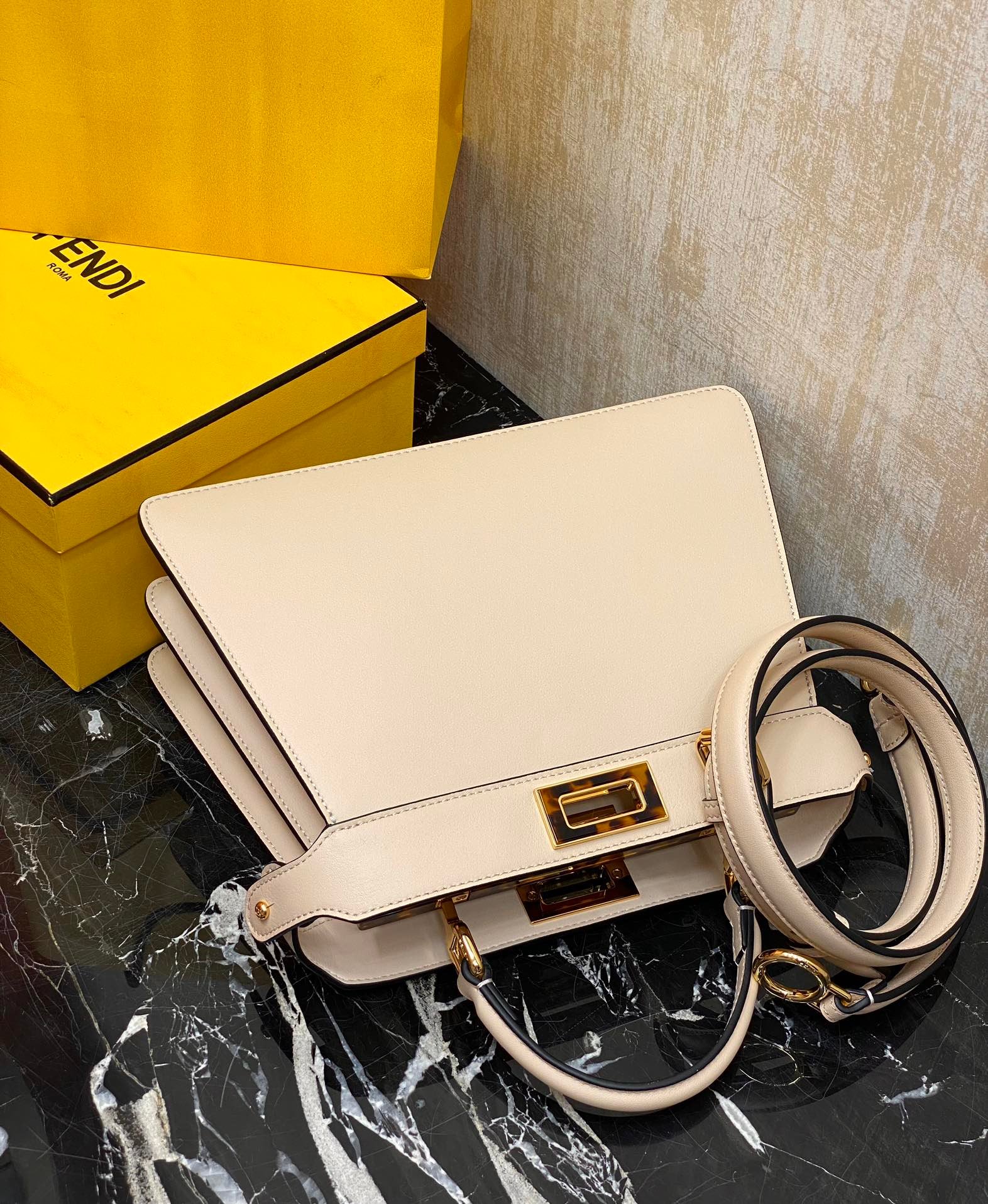 i1714372102_4884_0-1 i1714372102_4884_0-1